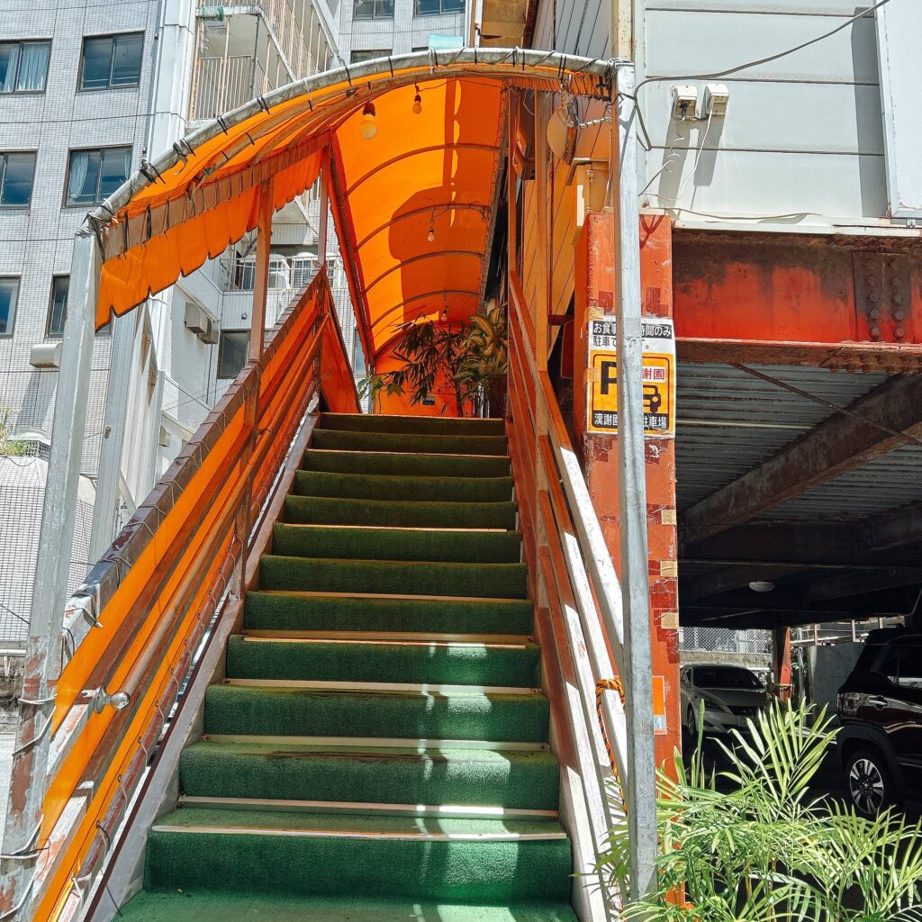 漢謝園 お店は二階。