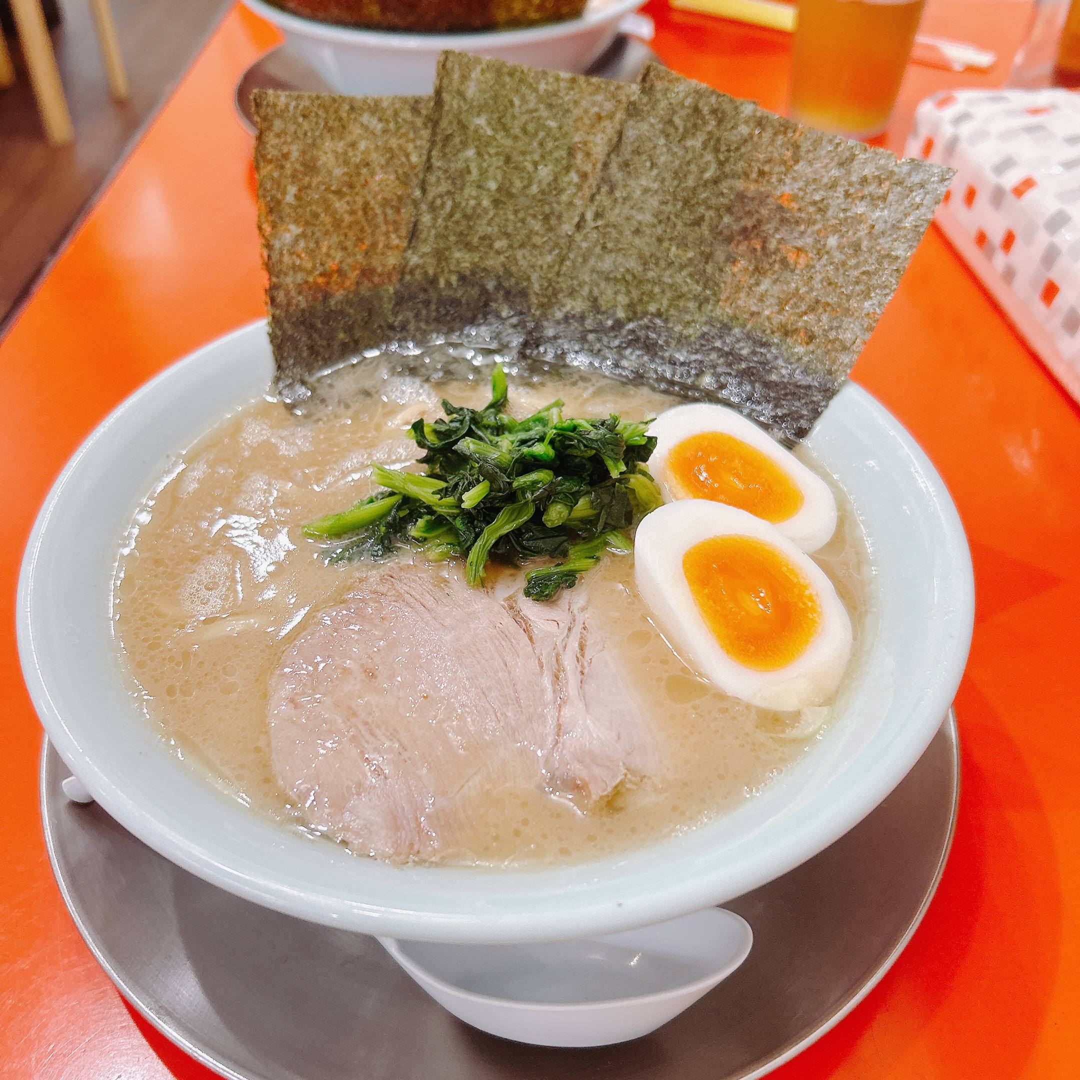 武蔵家で濃厚豚骨ラーメン
