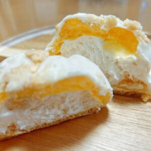 沖縄ローソン　ブルーシール監修　塩ちんすこうシュークリーム